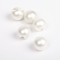 Guzik 541 z masy perłowej (12mm)