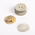 Guzik 521 biały wygięty (15mm)