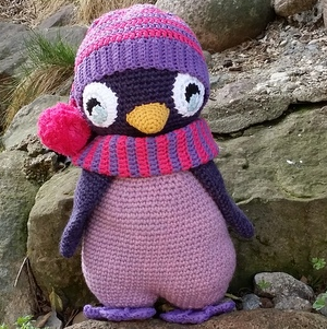 POMPOM HAT PENGUIN by lilleliis